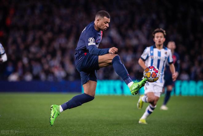 包含朗斯队小将表现出色，助球队获胜的词条