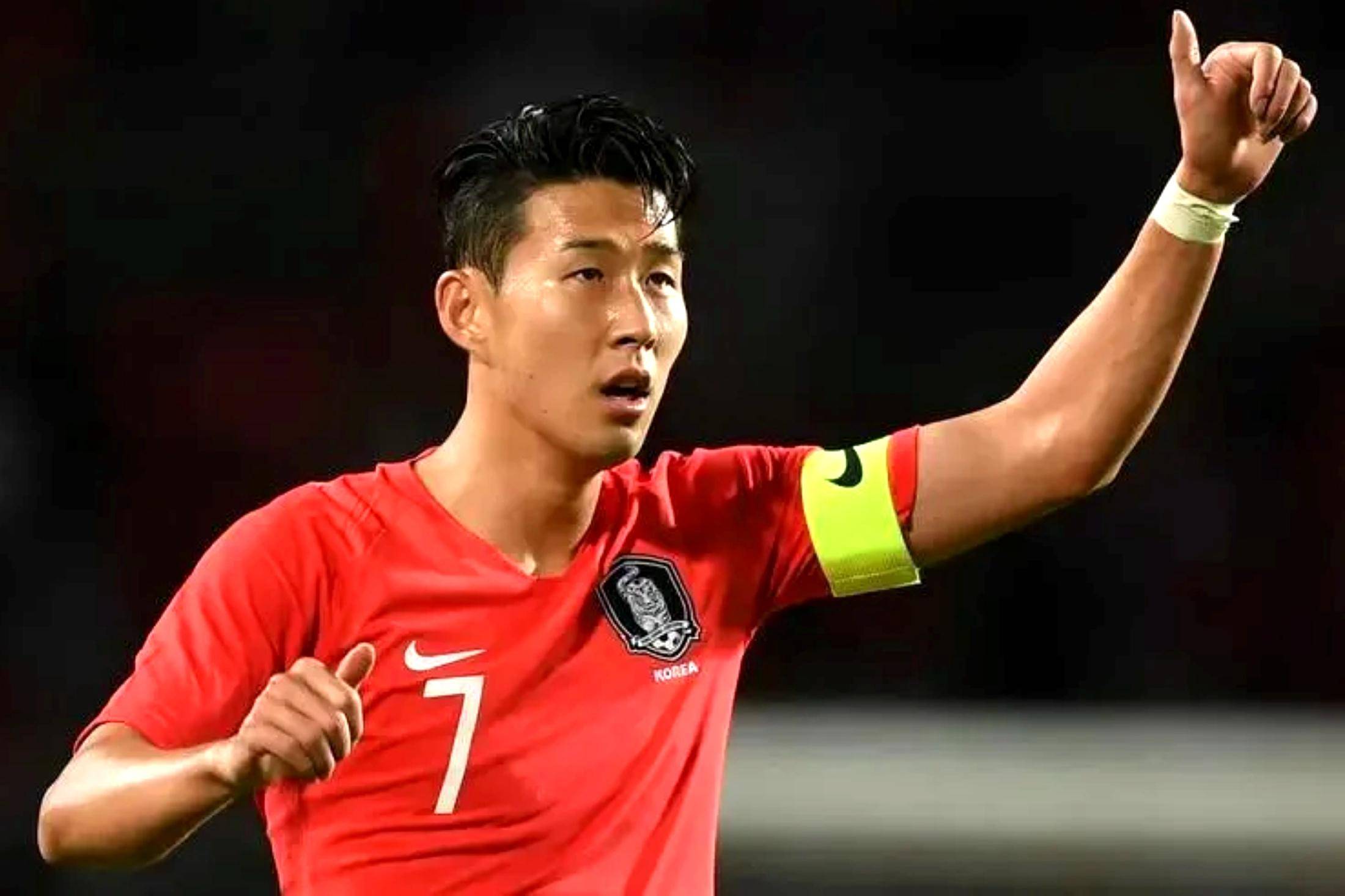 包含热刺再度上演帽子戏法，孙兴慜后防线成筛子！的词条