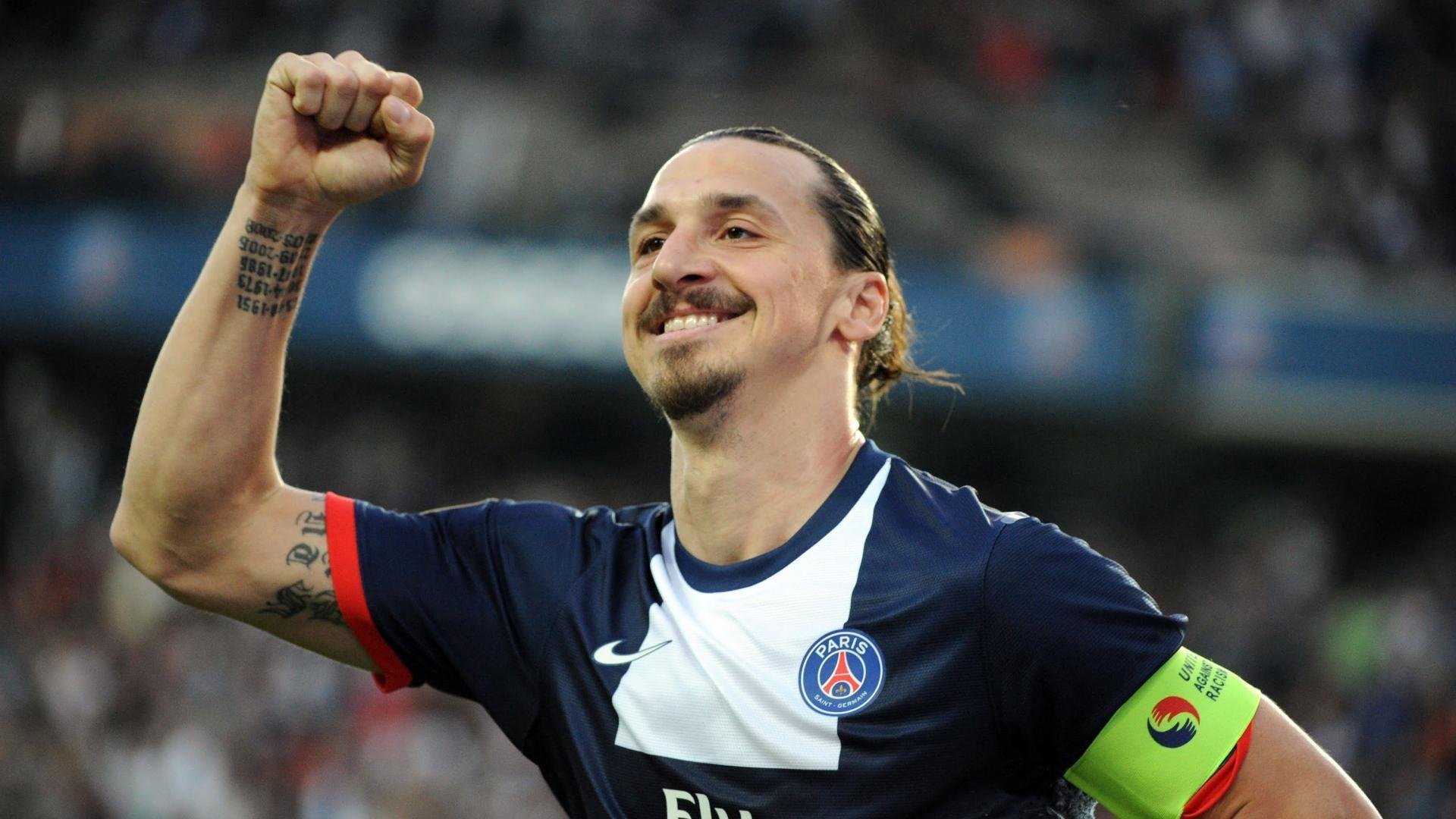 足球赛场焦点！英格兰队对阵比利时队，冠军之争悬念重重，胜负难料